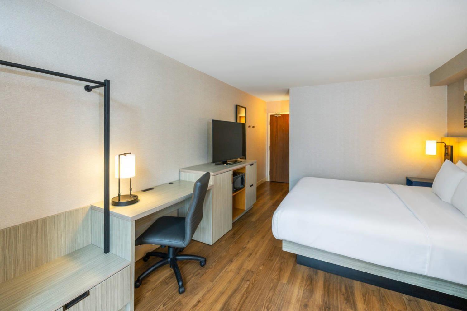Comfort Inn Труро Екстер'єр фото