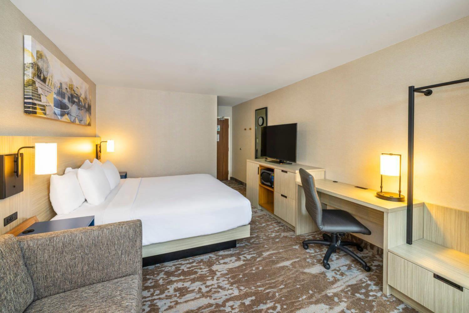 Comfort Inn Труро Екстер'єр фото